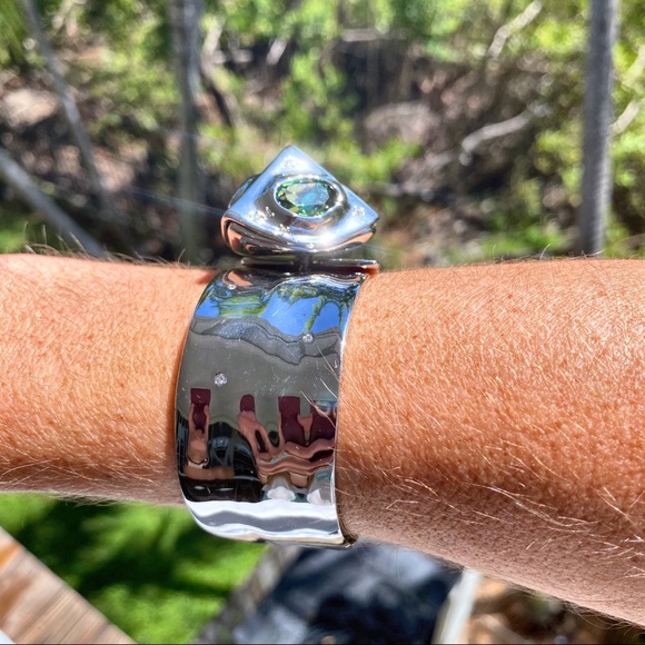 Alexis Bittar Crumpled Pyramid Relic Bracelet NWT - Picture 6 of 16